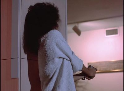 All right. Freeze!
Hey. - Miami Vice