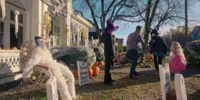 All right, get going.
Be safe, be safe. - Spirit Halloween: The Movie