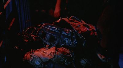 All right we get the shit We smash the shit - Little Monsters
