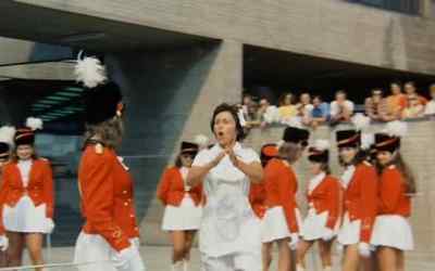 All right, girls, make two lines! - Turkish Delight