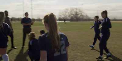 All right, given this is his first game,
I'll throw it over to Coach Barnett. - Walker