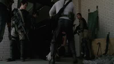 All right, we go in, stay in formation for the sweep. - The Walking Dead