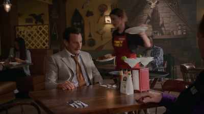 All right, we got two sloppy jalapeñ-joes. - Murderville
