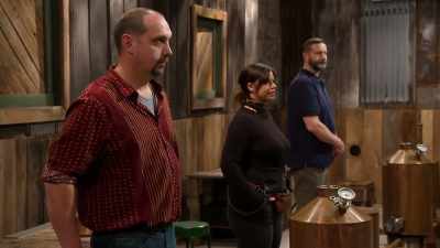 All right, guys,
you got one hour - Moonshiners: Master Distiller