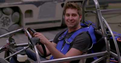 All right, here we go.
The electric car. Let's see how it runs. - White Rabbit Project