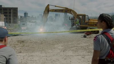 All right, hold here!
I'm clipping. - Chicago Fire