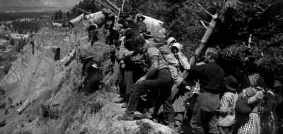 All right.
Hold tight. - The Big Trail