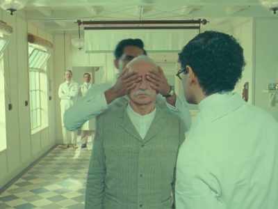 All right. How many fingers
is Dr. Marshall holding up? - The Wonderful Story of Henry Sugar and Three More