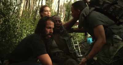 All right. I got her, I got her.
Okay. Shh. - Lake Placid: Legacy