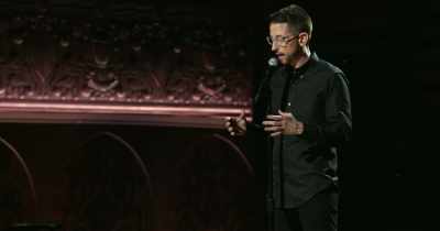 "All right,
I'll just try to make it back." - Neal Brennan: 3 Mics