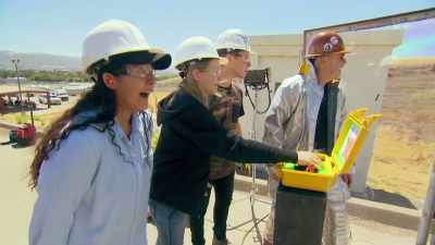 ALL RIGHT.
IT'S BEEN ABOUT 90 SECONDS - Mythbusters Jr.
