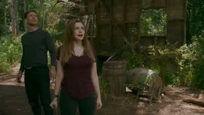 All right, it's coming back. - Legacies