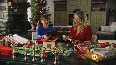 All right. It's pretty tall.
I think we might need a ladder. - A Very Country Christmas Homecoming