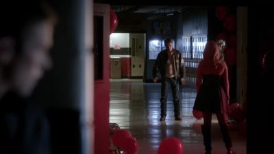 All right. It's the shoes. - The Vampire Diaries
