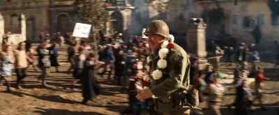All right, keep it moving. - Kelly's Heroes