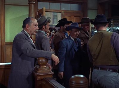 All right,
keep it orderly, folks. - The Virginian