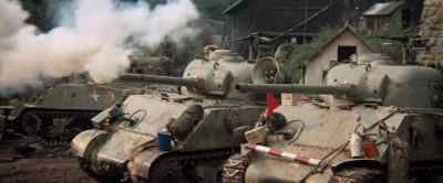 All right, lay four rounds in there heavy. - Kelly's Heroes