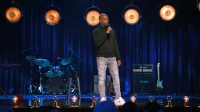 All right, let me just ask one question
before I get outta here. - Bill Burr Presents: Friends Who Kill