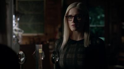 All right,
let's fix this fucker. - The Magicians