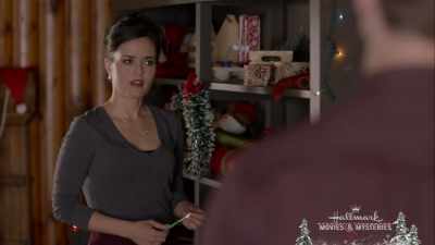 All right,
let's give these kids - Christmas at Grand Valley