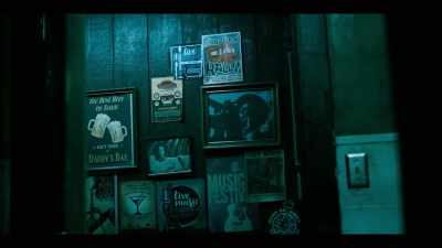 - All right, let's go.
- We just got here. - Justified: City Primeval