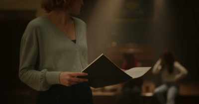 All right, let's head out. - The Republic of Sarah