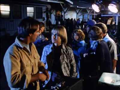 All right, let's try the lights. - Tarantulas: The Deadly Cargo