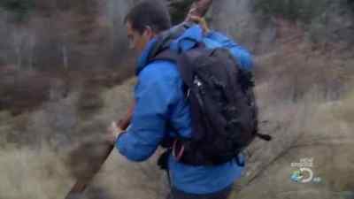 ALL RIGHT, LOOK, IF I CAN GET
THIS JAMMED IN... - Man vs. Wild