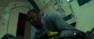 - All right, mate. All right, mate.
- Shit. - Luther: The Fallen Sun
