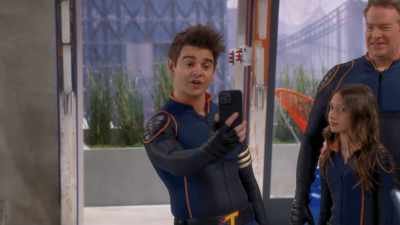 All right, Maxinators.
That's today's livestream. - The Thundermans Return