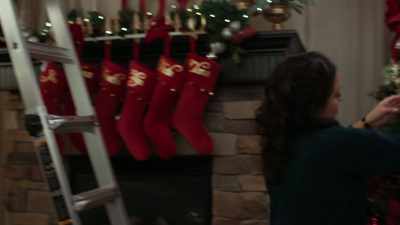 All right, Mom, I think my
decorating duties are complete. - A Christmas of Wonders