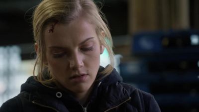 All right, you need to find
someone to suture him up, - Chicago Fire