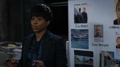 All right, we need
to take him alive, - Law & Order: Organized Crime