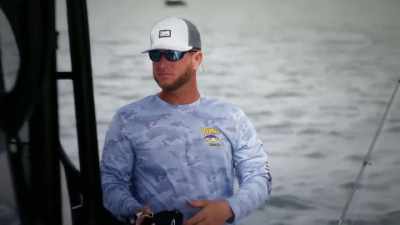 All right, now we're gonna try
to keep that line tight - Deadliest Catch: Bloodline