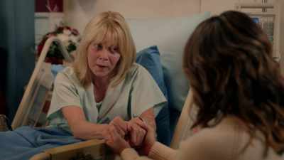 All right. One last professional
tip from one pro to another. - Ms. Christmas Comes to Town