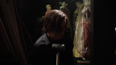 All right, right there. - Bones