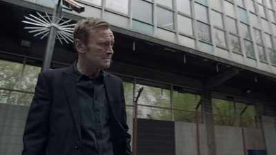 All right, set up surveillance.
She's not going anywhere. - Rellik