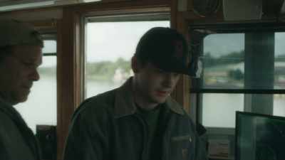 All right, she's all yours.
Keep her steady. - The Girl from Plainville