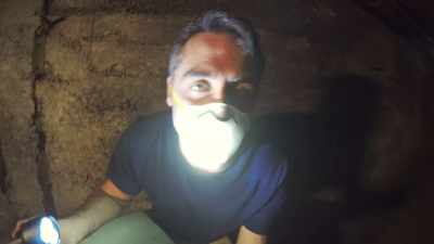 All right. Sinking deep
into the tunnel. Check this out. - Secrets of the Underground