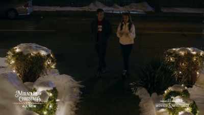 All right, so, there's
this really big pine tree, - The Christmas Promise