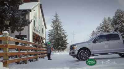 All right, thank you. - A Cozy Christmas Inn