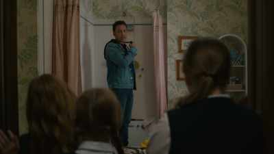 All right, that's enough.
I-I-I really have to do this, - Evil