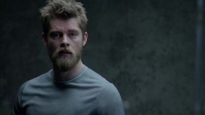 All right, the maintenance
elevator is that way. - Blindspot