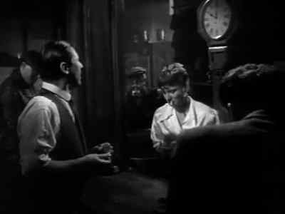 All right, time, gentlemen!
Drink up. - Kiss the Blood Off My Hands