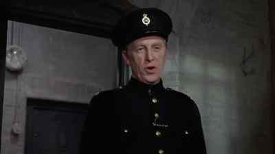 All right, Travis,
you've done your stretch. - O Lucky Man!