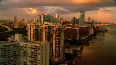All right, twice in
one day. What's going on ? - CSI: Miami