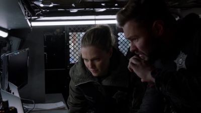 - All right,
we got a good signal. - Chicago P.D.