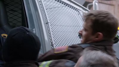 - All right, we're clear!
- We got him. - Chicago Fire
