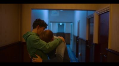 - All right.
- What are you doing? - Heartstopper