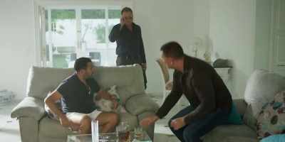 - All right.
- What's he fucking - Rise of the Footsoldier: Marbella